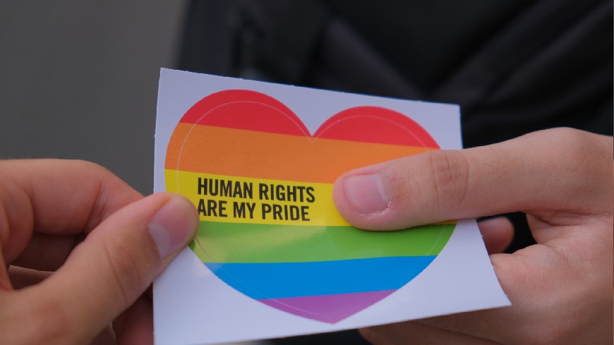 Journée internationale contre l'homophobie: le Congrès réitère son engagement à lutter contre la discrimination à l'égard des personnes LGBTIQ au niveau local