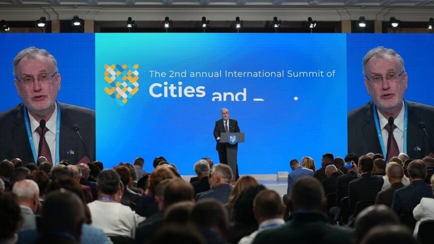 Délégation de haut niveau du Congrès au deuxième Sommet international des villes et des régions en Ukraine