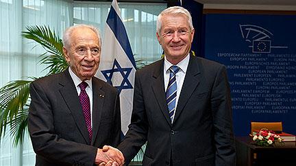 Der israelische Staatspräsident Schimon Peres und Generalsekretär Thorbjørn Jagland