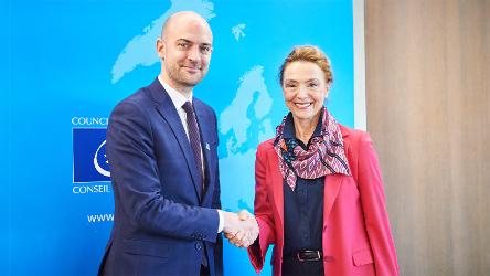 Generalsekretärin trifft französischen Beigeordneten Minister für Europa