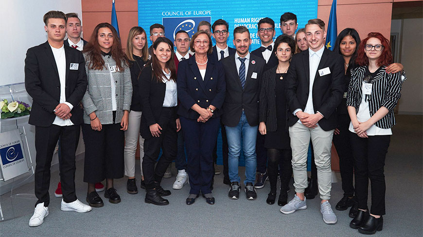 La Secrétaire Générale adjointe reçoit les étudiants italiens lauréats du prix NO HATE