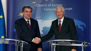 Il Segretario generale Thorbj&oslash;rn Jagland incontra il Presidente del Tagikistan, Emomali Rahmon