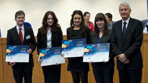 Team des Trinity College Dublin gewinnt Europäischen Moot Court Wettbewerb für Menschenrechte 2013 Team des Trinity College Dublin gewinnt Europäischen Moot Court Wettbewerb für Menschenrechte 2013