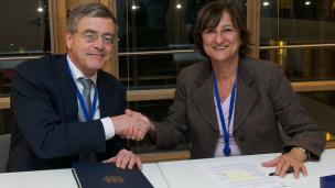 Botschafter Julius Georg Luy und Gabriella Battaini, Generaldirektorin der Programme
