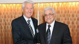 Il Segretario generale conviene su nuove iniziative di "politica di vicinato" e incontra Mahmoud Abbas Thorbjørn Jagland e Mahmoud Abbas
