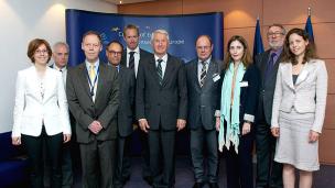 Thorbj&oslash;rn Jagland und Mitglieder der Delegation der Internationalen Kommission gegen die Todesstrafe