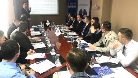 Session de formation pour les avocats sur la liberté d'expression et la diffamation à  Pristina - Normes locales et internationales