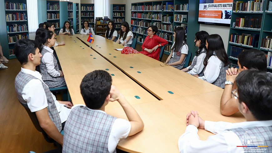 Students in Armenia discuss the safety of journalists on World Press Freedom Day