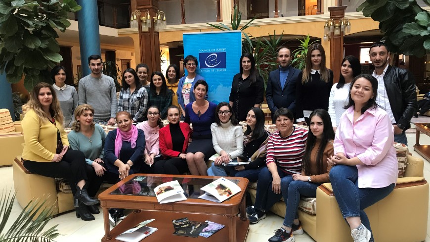Des journalistes arménien.ne.s débattent sur la manière de mieux rendre compte de la violence à l'égard des femmes et de la violence domestique
