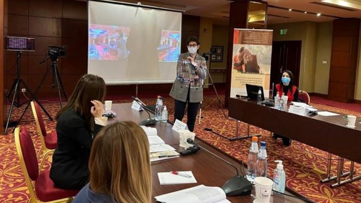 Assurer l'égalité entre les femmes et les hommes par la pratique des juges, procureur·es et enquêteur·es en Arménie