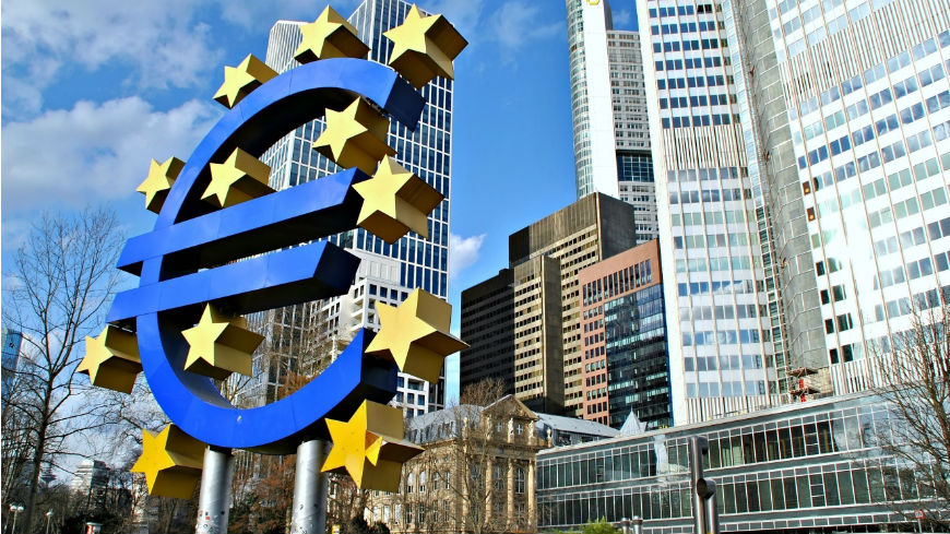 The two constitutions of Europe: integrating social rights in the new economic architecture of the EU