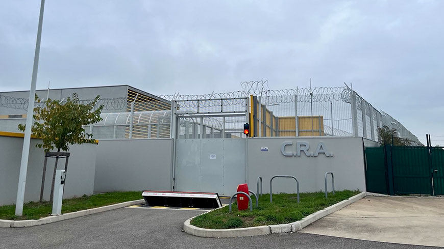 Centre de rétention administrative no 2 de Lyon Saint-Exupéry