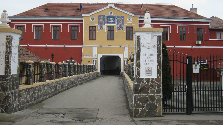 Romania: Council of Europe anti-torture committee raises concerns over abuse of prisoners by staff, inter-prisoner violence and allegations of police ill-treatment
