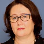 Mme Krista OINONEN