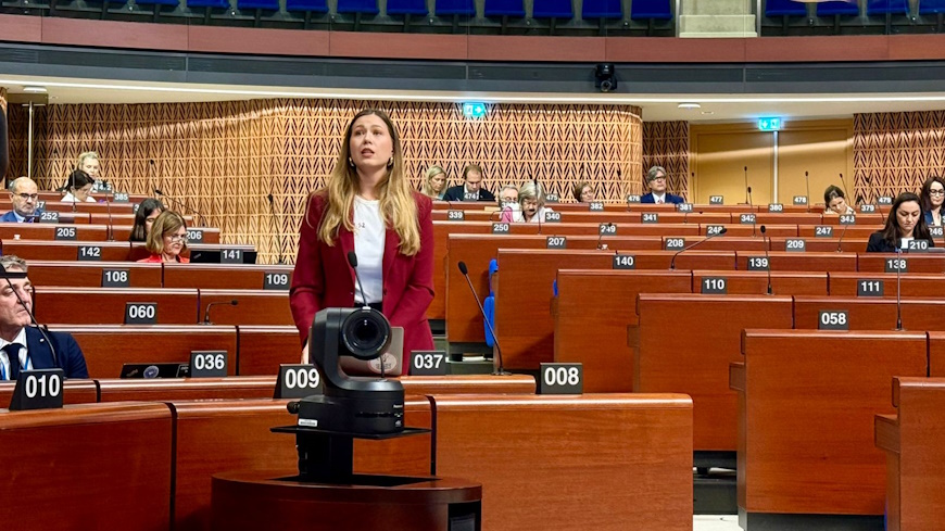 L'APCE adopte une résolution sur les mouvements de jeunesse pour la démocratie