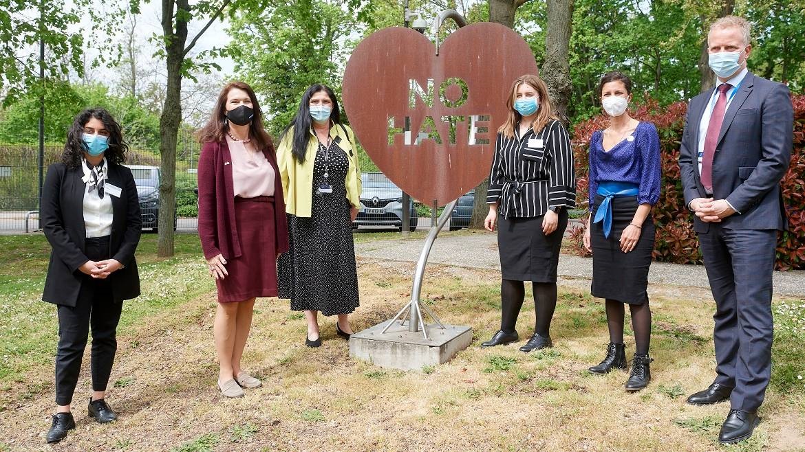 De gauche à droite: Rosaline Marbinah, Ann Linde, Antje Rothemund, Alice Bergholtz, Marie Farigoules, Ambassadeur Mårten Ehnberg, Représentant Permanent de la Suède auprès du Conseil de l'Europe
