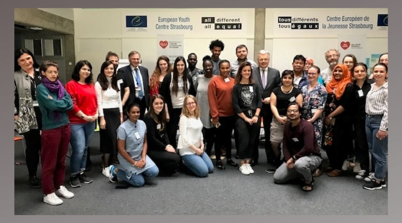 Didier Reynders visits the European Youth Centre