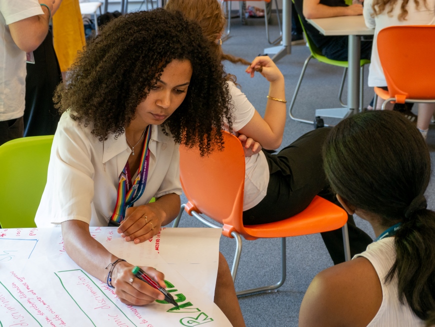 Appel à candidatures : Formation « Engagement des jeunes en faveur de la démocratie et des droits humains »