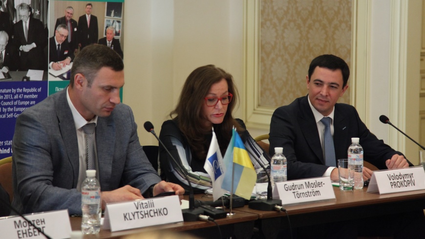 Des maires et des conseillers ukrainiens discutent de la bonne gouvernance dans les zones métropolitaines