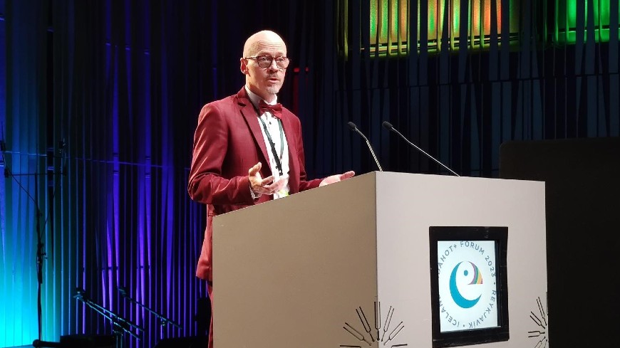 A day before the International Day against Homophobia, the Congress recalls the role of local and regional authorities in combating discrimination against LGBTI people