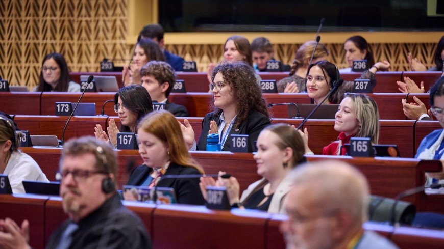 Appel à candidatures à l’intention des jeunes pour participer à l’édition 2025 de l’initiative « Rajeunir la politique » du Congrès