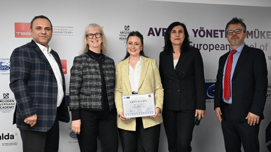 La Vice-présidente du Congrès met en avant l’engagement des autorités locales de Türkiye en faveur de la bonne gouvernance démocratique en période de polarisation