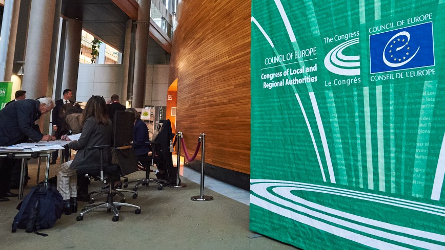 45th Session, Day 2: The election of the new Presidents of Congress’ Chambers, Monitoring reports on the application of the ECLSG in Estonia and Ireland, the observation of local elections in Albania and to the Council of Elders in Armenia, sustainable development, local and regional media