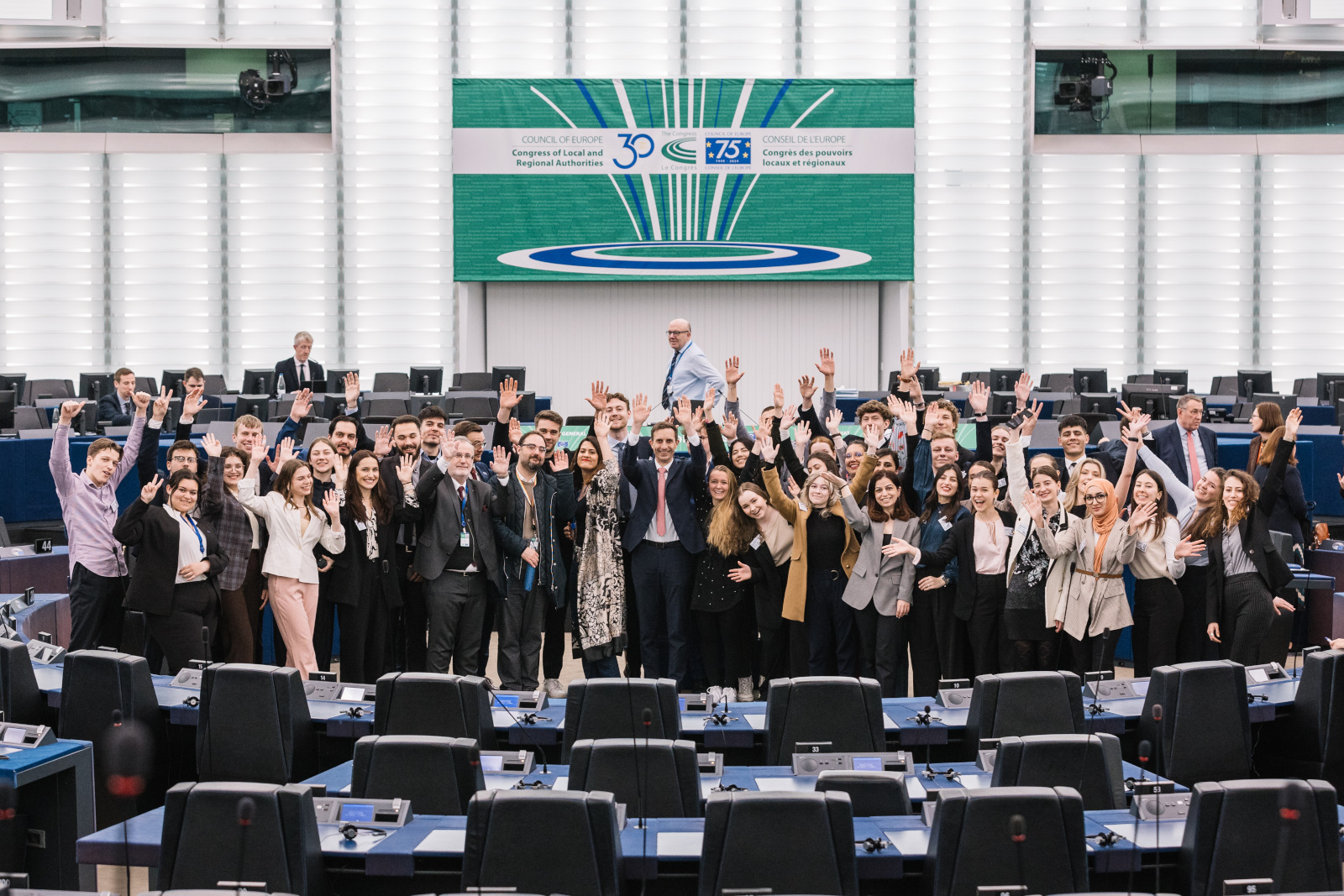 Participation of youth delegates in Congress sessions