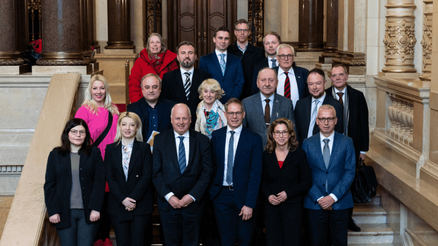 Élections au Parlement de Hambourg : un engagement fort en faveur de la démocratie locale, mais une transparence perfectible du financement politique