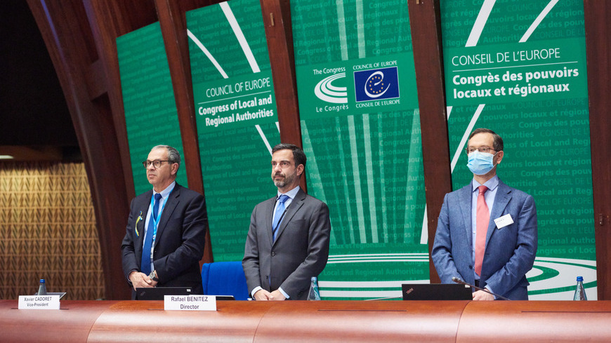 Débats sur la démocratie locale au Royaume-Uni, l'observation des élections au Danemark et au Maroc et le rôle des collectivités territoriales dans l'avenir de la jeunesse rurale