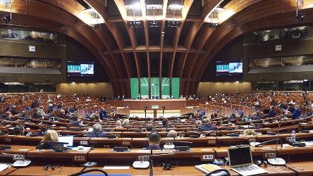 42nd Session of the Congress: situation in Ukraine; local democracy in Germany, Luxembourg, Turkey and the United Kingdom; fake news, threats and violence against mayors in the current crises in Europe