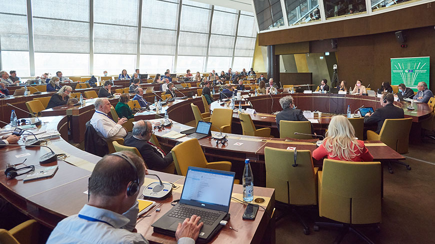 Democratic pluralism in regional governance: relations between the majority and the opposition