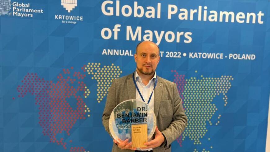 Association of Ukrainian Cities receives Benjamin Barber Global Cities Award 2022