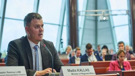 Le ministre estonien des Affaires régionales s'adresse à la Chambre des pouvoirs locaux sur l'application de la Charte