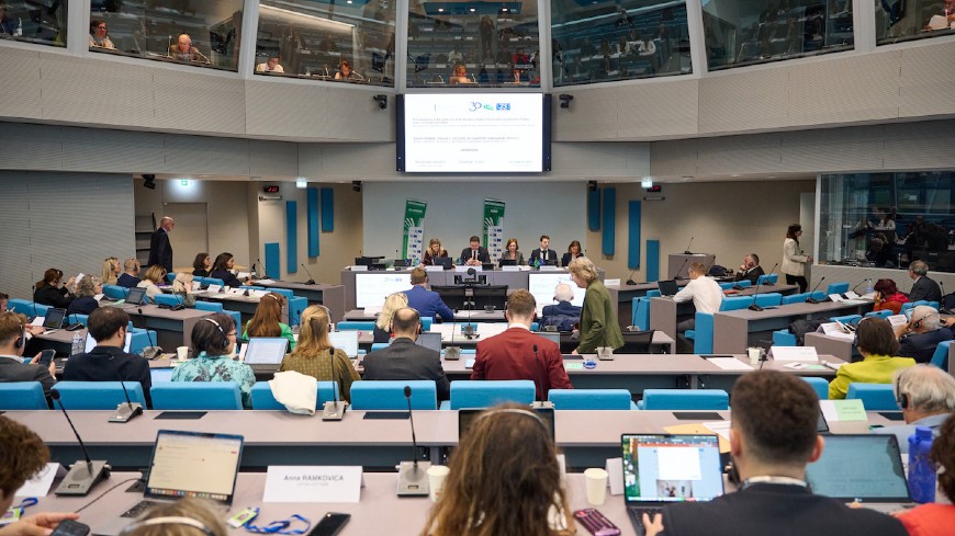 Congress committees approve reports on water resources and fight against human trafficking