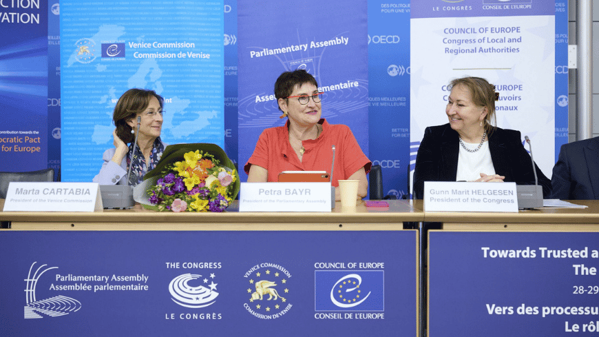 Présidente de l’APCE : ‘Nous devons veiller à ce que les observateurs électoraux bénéficient du statut, de la protection et des moyens dont ils ont besoin pour remplir leur mission’