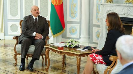 La Présidente du Congrès rencontre le Président du Bélarus