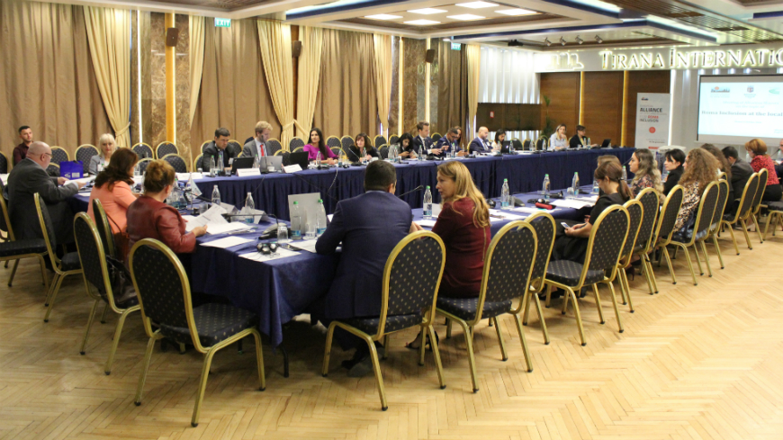 John WARMISHAM : « Un réseau national de maires albanais permettra d’identifier les solutions pour une meilleure inclusion des Roms »