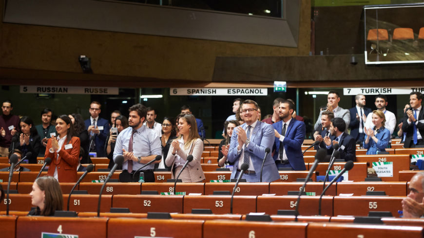 Youth delegates participate in the 36th Congress Session