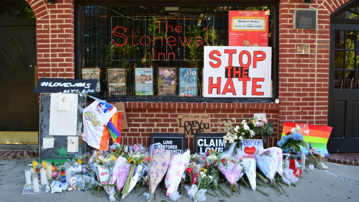 Memorial outside the landmark Stonewall Inn (New York City) for the victims of the mass shooting in Orlando in 2016