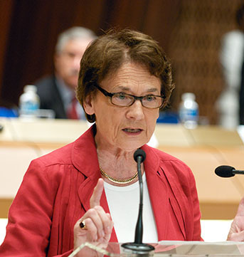 Catherine Lalumière
