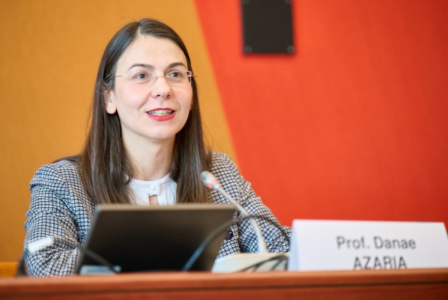Professor Danae AZARIA