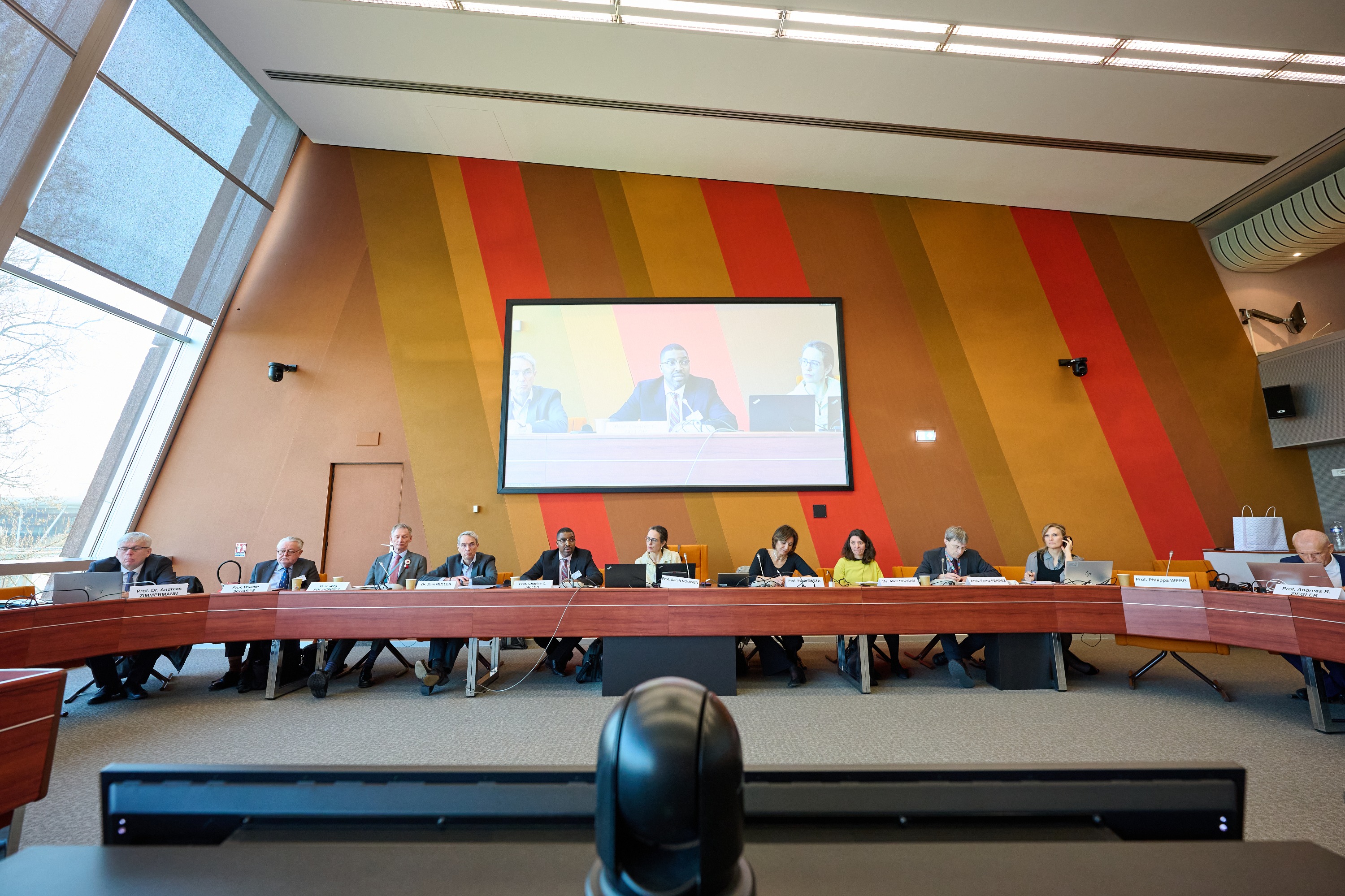 Arrest Warrants by International Criminal Tribunals and Peace Negotiations Between Peace and Justice: Legal Obligations and Political Realities