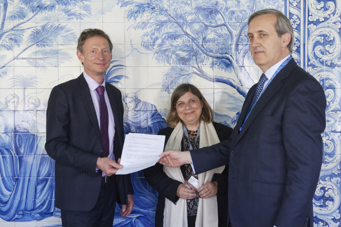 Mr Ambassador João Maria CABRAL, handed the Declaration on Jurisdictional Immunities of State Owned Cultural Property signed by Mr Augusto SANTOS SILVA, Minister for Foreign Affairs of Portugal, on the occasion of the 53rd meeting of the CAHDI held in Strasbourg on 23-24 March 2017, and in presence of Ms Susana VAZ PATTO, Head of Department of International Law from the Portuguese Ministry of Foreign Affairs.