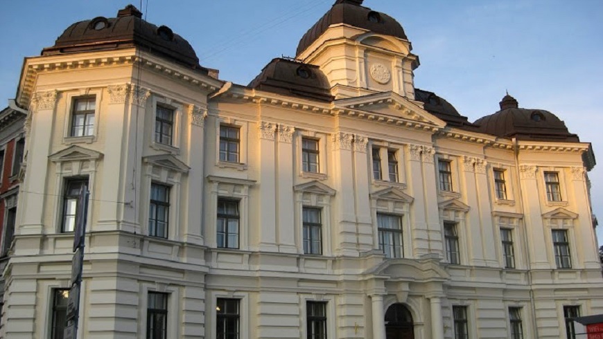 Photo via www.riga.in
