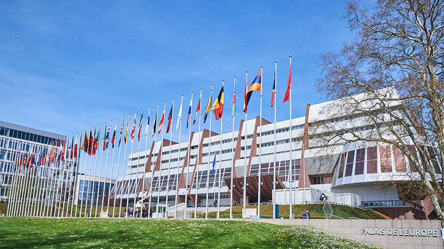 The Committee of Ministers highlights the role of local and regional authorities in combating human trafficking