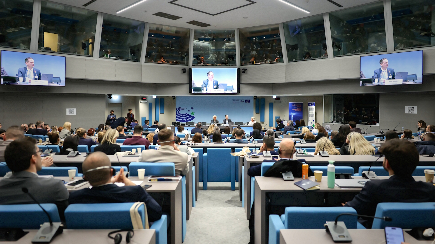 Kongres nastavlja ostvarivati napredak u oblasti deliberativne demokratije
