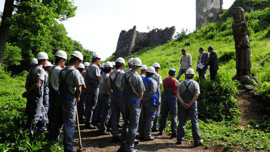 Rénovation du patrimoine culturel avec l’aide de personnes sans emploi