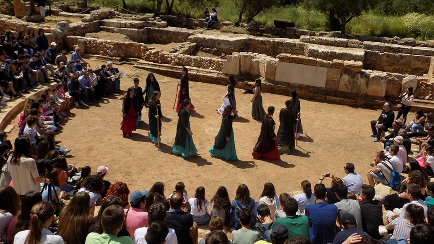 Photo credit: Students performing Aristophanes’ “Ecclesiazusae” (ancient theatre of Aptera © Greek Ministry of Culture and Sports, Ephorate of Antiquities of Chania