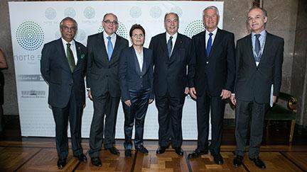 Aga Khan and Suzanne Jabbour receive North-South Centre Prize